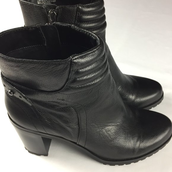 H by Halston Cara Leather Ankle Boots Size 9 W - Picture 2 of 8